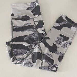 ZYIA light and tight Camouflage Leggings